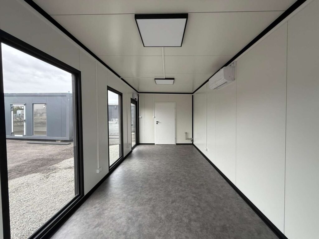 Wohncontainer Ausstellung Bürocontainer Abverkauf Tiny House Musterhaus Gartenhaus kaufen winterfest isoliert modern mit Küche und Bad WC A5-6Wohncontainer Ausstellung Bürocontainer Abverkauf Tiny House Musterhaus Gartenhaus kaufen winterfest isoliert modern mit Küche und Bad WC A5-6